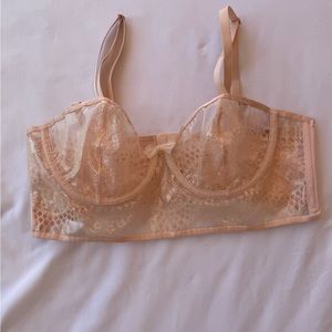 Savage fenty bra 
Super cute never worn